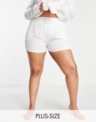 Esmee Plus Exclusive beach short co-ord in white φωτογραφία