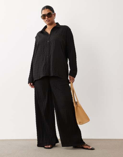 Esmee Plus textured beach shirt co-ord in black waffle, 2 of 4
