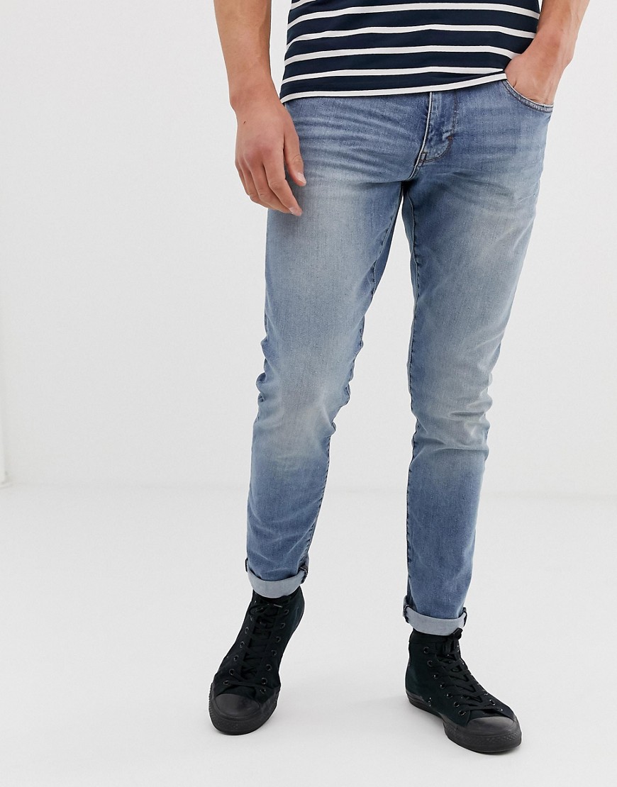 Esprit - Skinny-fit jeans in middelblauw met wassing