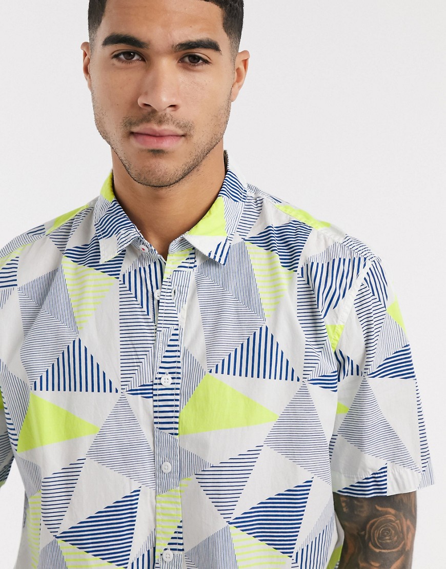 Esprit – Vit skjorta med geometriskt mönster