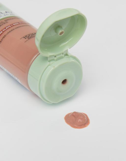 Espuma limpiadora purificadora de arcilla pura de L'Oreal Paris, 3 de 4