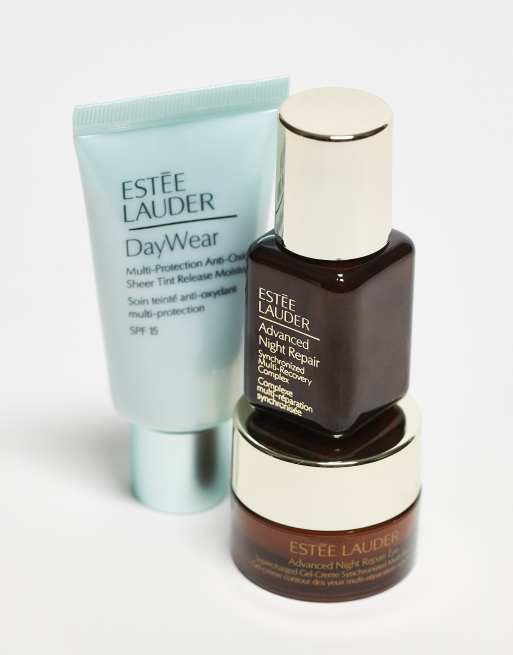 Estee Lauder Summer Skin All Year Round DayWear Skincare Gift Set (save 18%), 3 of 4