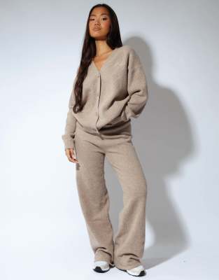 Eve Simmi studios soft touch set in oatmeal | ASOS