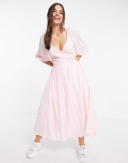 Ever New balloon sleeve smock tiered midi dress in pink | ASOS