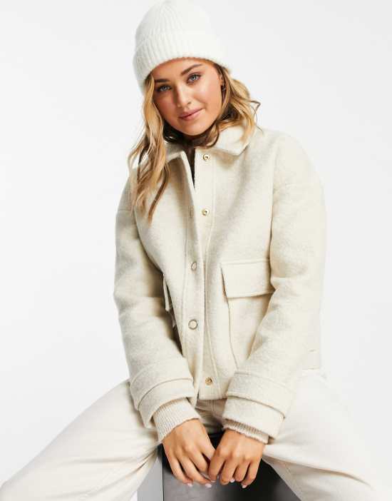 https://images.asos-media.com/products/ever-new-borg-jacket-with-oversized-pockets-in-cream/200987670-4?$n_550w$&wid=550&fit=constrain