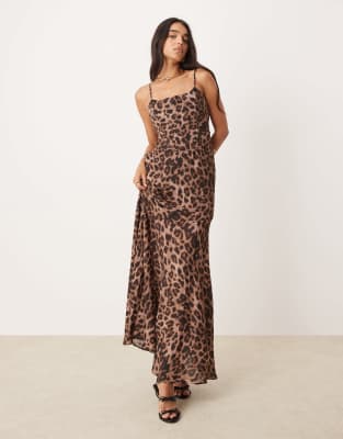 exposed cup corset maxi dress in leopard print-Brown