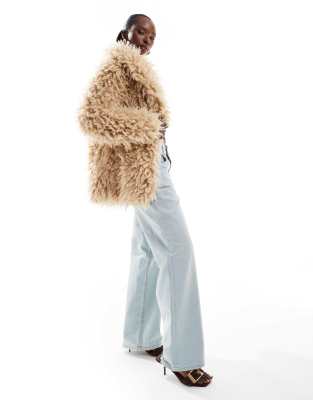 faux fur coat in beige-Neutral