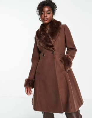 faux fur collar coat with cuffs in chocolate-Brown