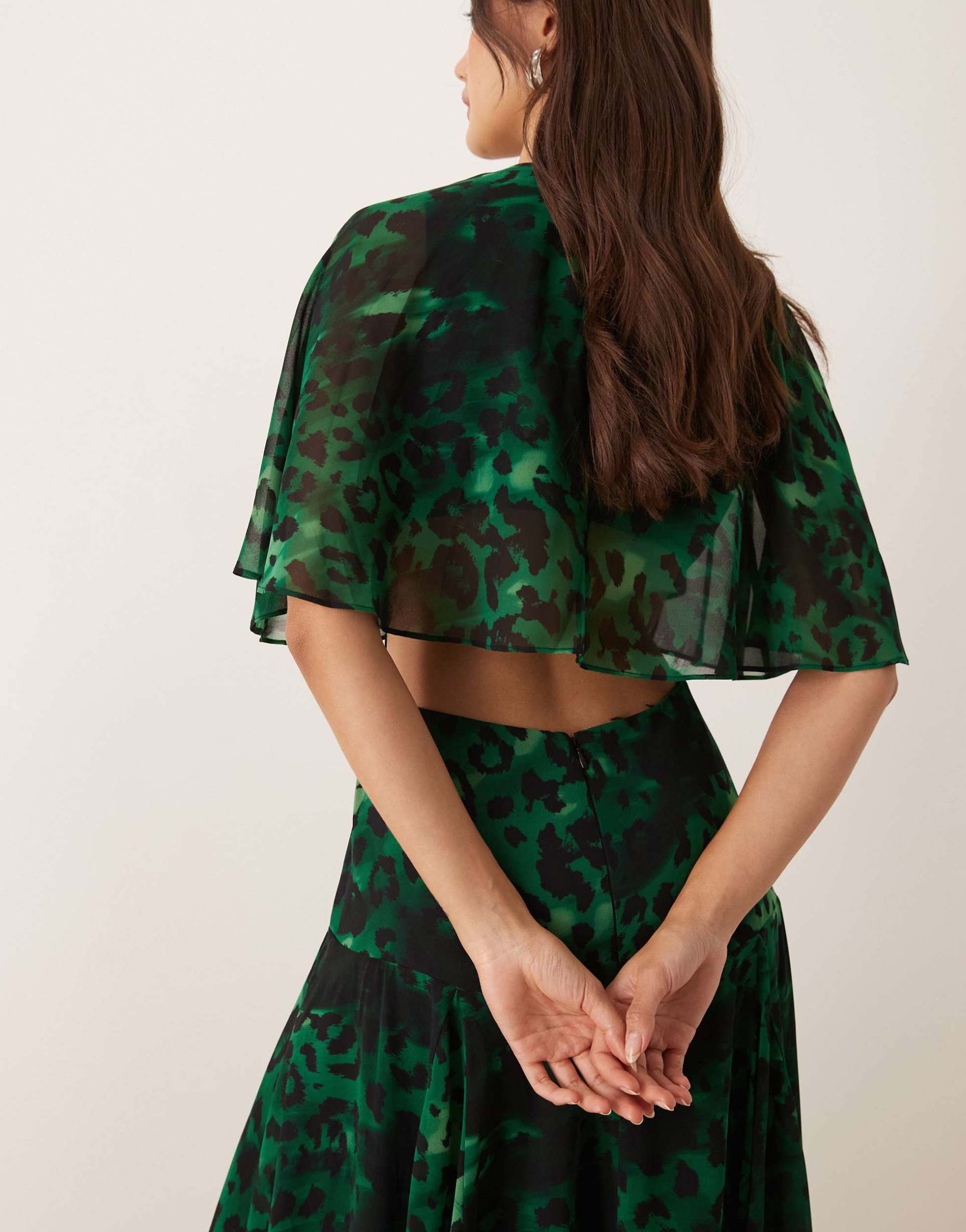 ever new open back ruffle maxi dress in emerald leopard