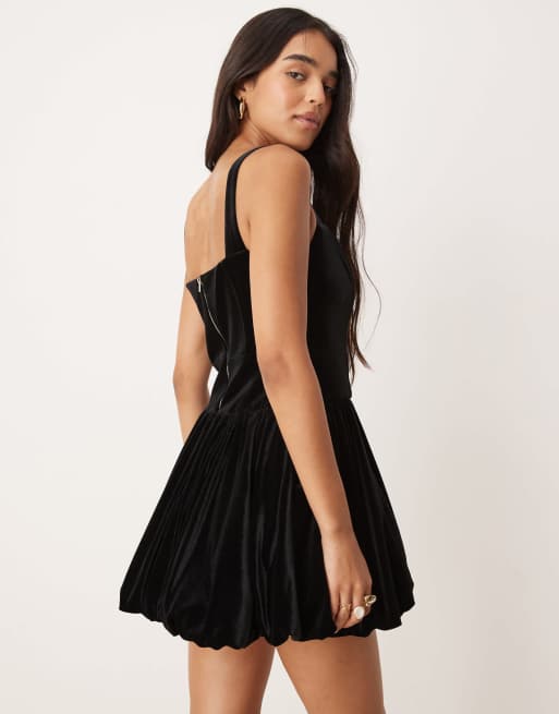 Ever New Petite structured hem mini dress in red, 2 of 4