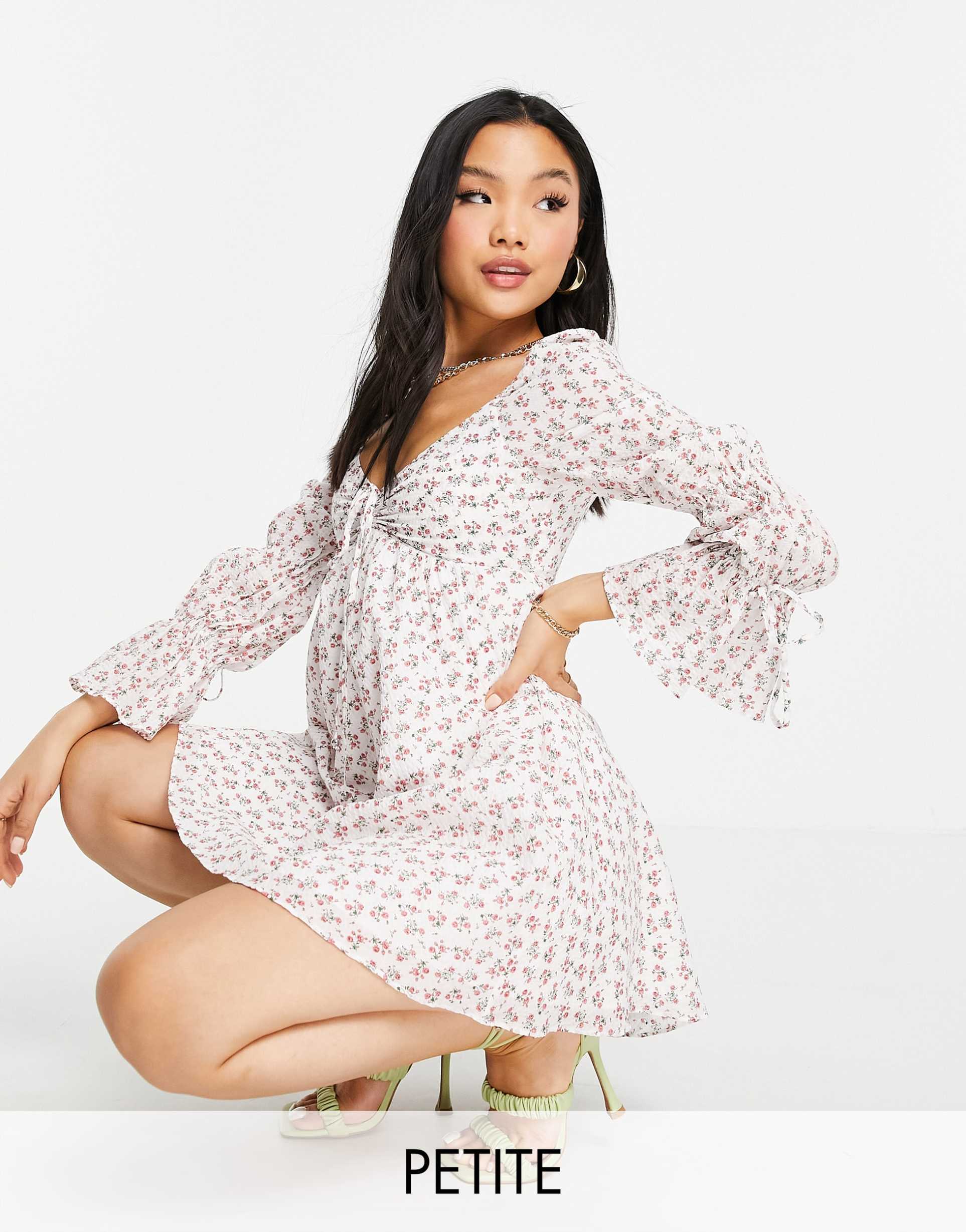ever new petite sweetheart tiered romantic sleeve mini dress in ditsy floral
