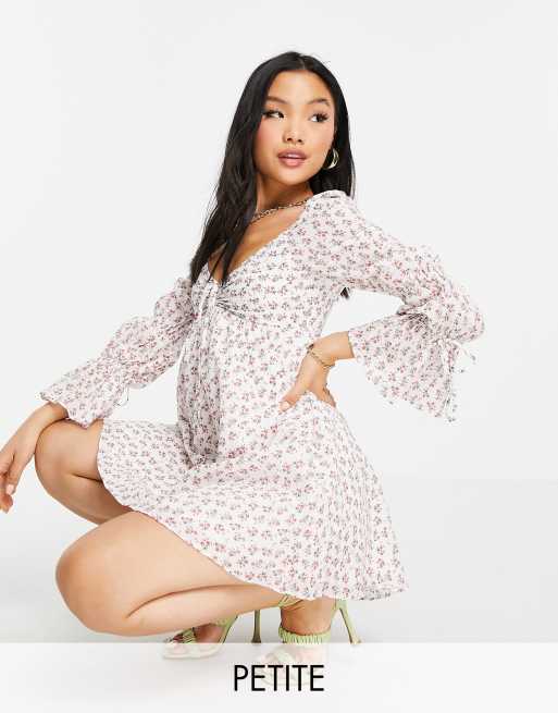 Ever New Petite sweetheart tiered romantic sleeve mini dress in ditsy floral