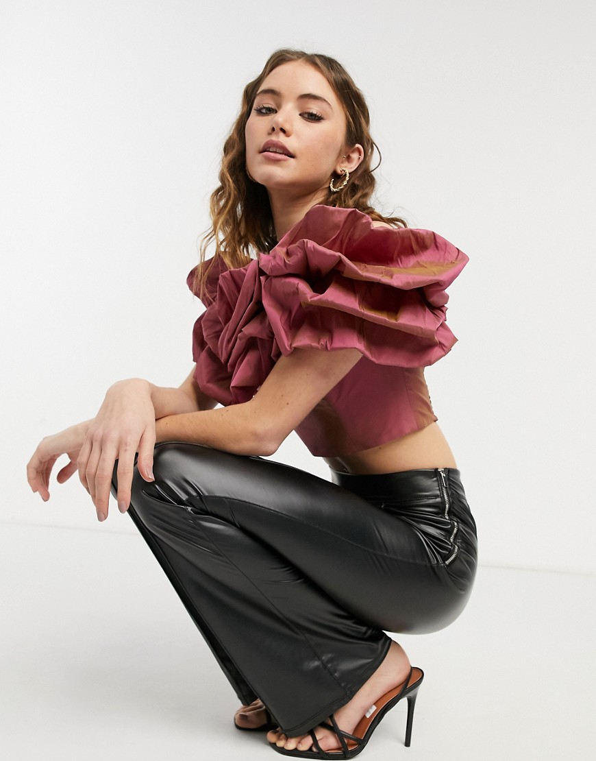 Ever New structured scrunchie ruffle top in deep rose-Pink