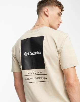Exclusivité ASOS - Columbia - Barton Springs - T-shirt avec imprimé au dos - Beige - view 1