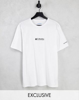 Columbia CSC basic chest logo t-shirt in white Exclusive to ASOS - ASOS Price Checker