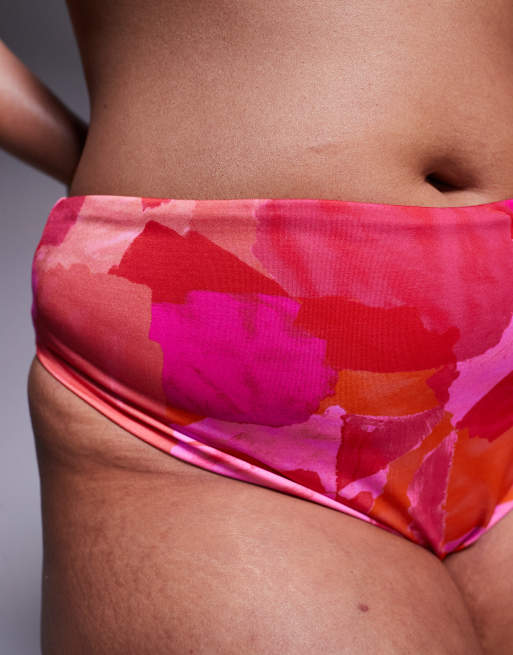Exclusivité - ASOS DESIGN Curve - Arina - Bas de bikini échancré à taille haute et imprimé abstrait - Rose/rouge, 4 de 4