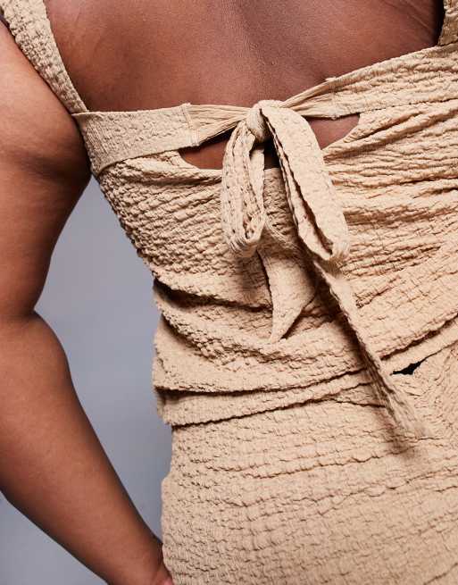 Exclusivité - ASOS DESIGN Curve - Ozzy - Top de plage long et texturé avec détail noué à l'avant - Crème, 2 de 4
