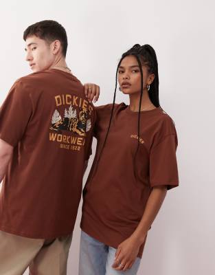 Exclusivité ASOS - Dickies - T-shirt à imprimé graphique panthère au dos - Marron cappuccino