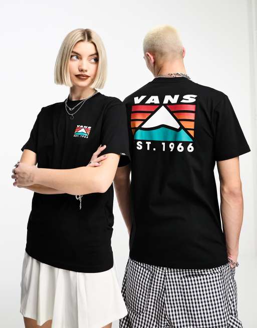 Exclusivité ASOS - Vans - T-shirt unisexe avec imprimé montagne au dos - Noir 