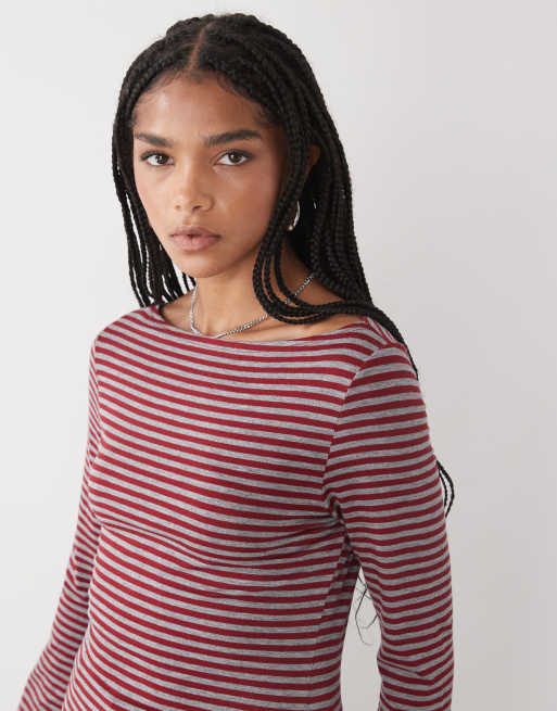 Exclusivité ASOS - Weekday - Annie - Top à manches longues et encolure bateau - Rayures rouges et grises, 4 de 4
