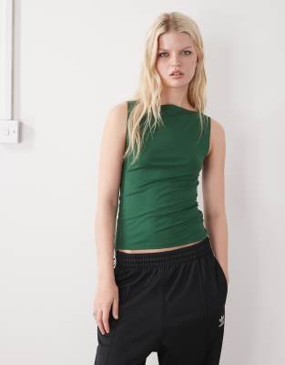 Exclusivité ASOS - - Annie - Top doux sans manches à encolure bateau - Vert foncé S