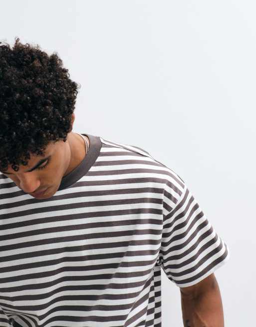 Exclusivité ASOS - Weekday - T-shirt oversize coupe carrée à rayures - Taupe et blanc cassé, 4 de 5