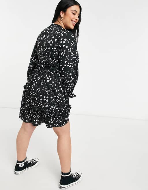 Exclusivité ASOS - Yours - Robe courte à volants et imprimé cœurs - Noir, 2 de 4