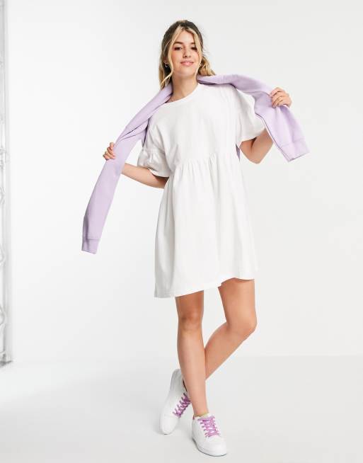 Exclusivité - In The Style Plus x Olivia Bowen - Robe babydoll à manches évasées - Blanc, 4 de 4