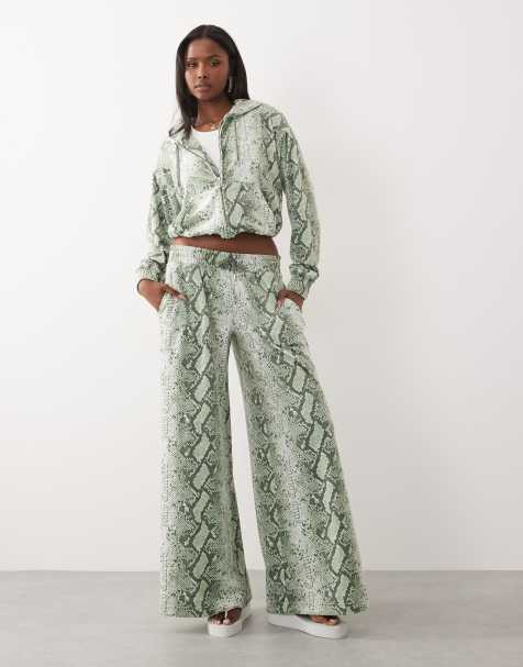 Exclusivité - Juicy Couture - Ensemble sweat à capuche zippé et pantalon de jogging ample en velours - Vert serpent - view 1