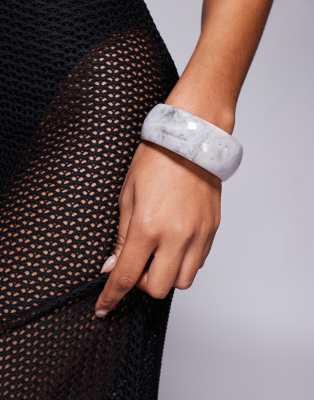 Exclusivité - Kaiia - Bracelet jonc large et épais en résine - Gris perle-Blanc