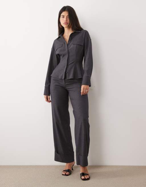 Exclusivité - Kaiia - Chemise d'ensemble ajustée en tissu stretch avec taille cintrée et surpiqûres - Anthracite, 4 de 4