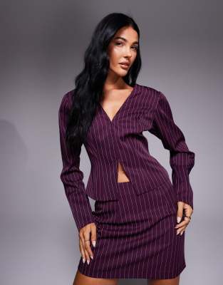 Exclusivité - Kaiia - Chemise habillée d'ensemble style années 90 avec fente sur le devant à fines rayures - Prune-Violet