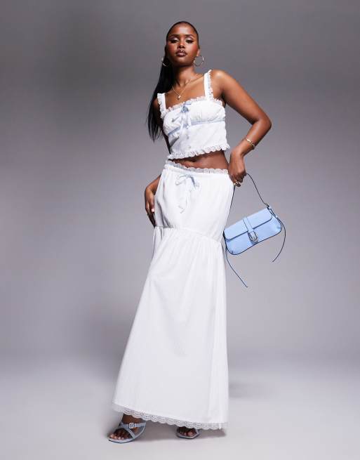 Exclusivité - Kaiia - Crop top d'ensemble texturé avec bordures en dentelle et lien bleu contrastant - Blanc  , 4 de 4