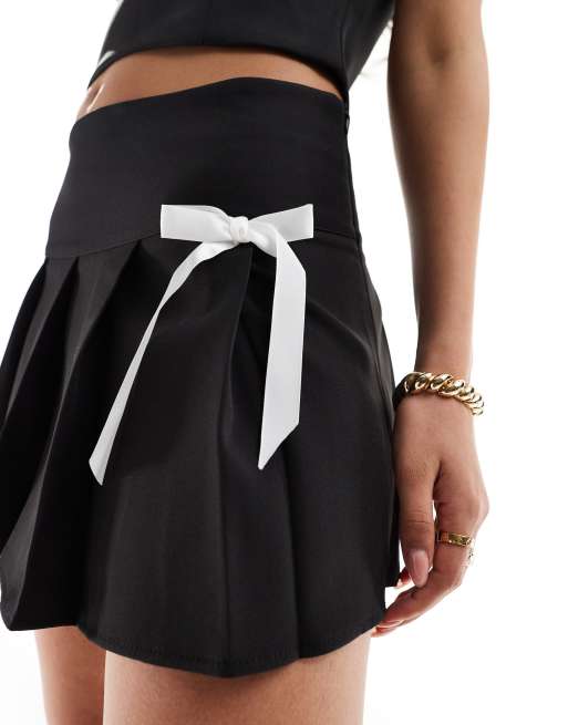 Exclusivité - Kaiia - Mini-jupe d'ensemble avec nœud et plis - Noir 