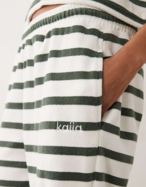 Exclusivité - Kaiia - Pantalon de jogging d'ensemble ample en tissu éponge rayé en coton majoritaire à logo brodé - Vert et blanc, 5 de 5