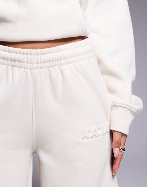 Exclusivité - Kaiia - Pantalon de jogging d'ensemble large en coton majoritaire avec logo en relief - Lait d'avoine  , 5 de 5
