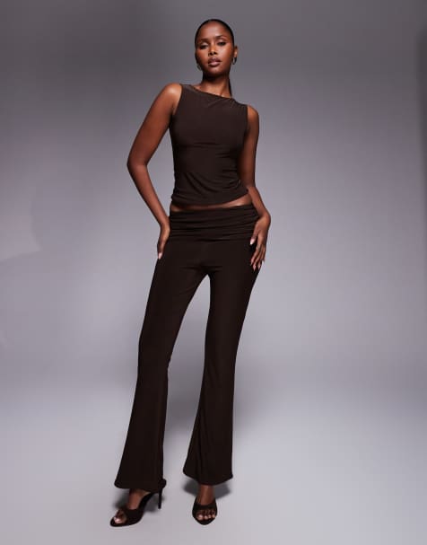 Exclusivité - Kaiia - Pantalon évasé d'ensemble près du corps avec taille rabattue double épaisseur - Chocolat - view 1