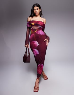 Exclusivité - Kaiia - Robe longue et moulante en tulle double épaisseur à imprimé fleuri avec manches ange transparentes et et encolure bardot - Bordeaux/violet-Multicolore
