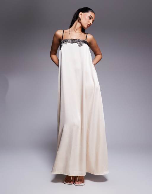 Exclusivité - Kaiia - Robe longue trapèze à encolure carrée avec détail en dentelle contrastante et fines bretelles - Crème