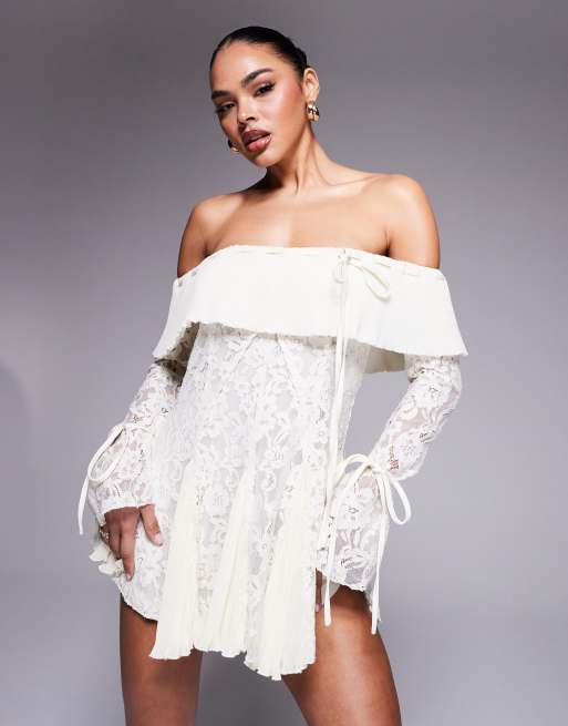 Exclusivité - Murci - Robe courte ajustée puis évasée en dentelle à encolure bardot - Crème