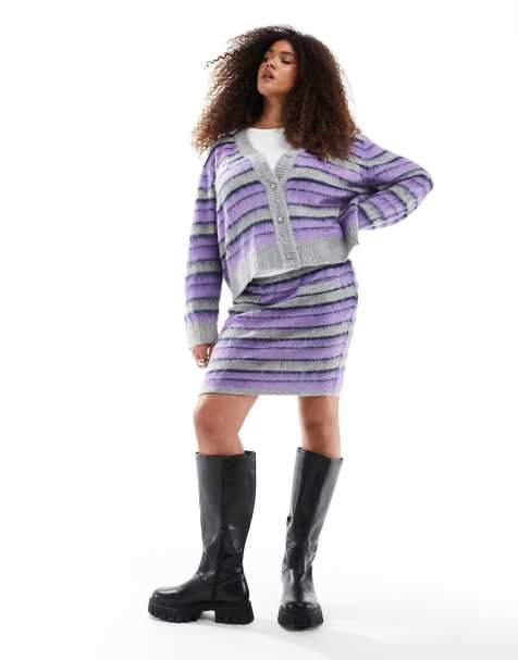 Exclusivité - Renée Studio - Ensemble en maille rayée avec mini-jupe et gilet boutonné à étoiles ornementées - Violet - view 1