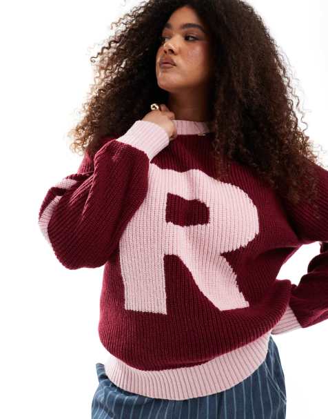 Exclusivité - Renee Studio Plus - Pull côtelé style universitaire avec lettre R et bandes rayées - Rose/bordeaux - view 1