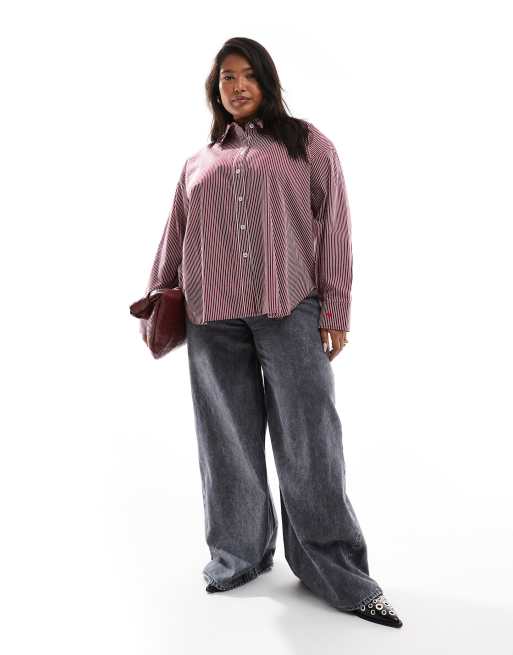  Exclusivité - Renée Studio Plus x Holly Wynne - Chemise longue et oversize à rayures - Bordeaux  
