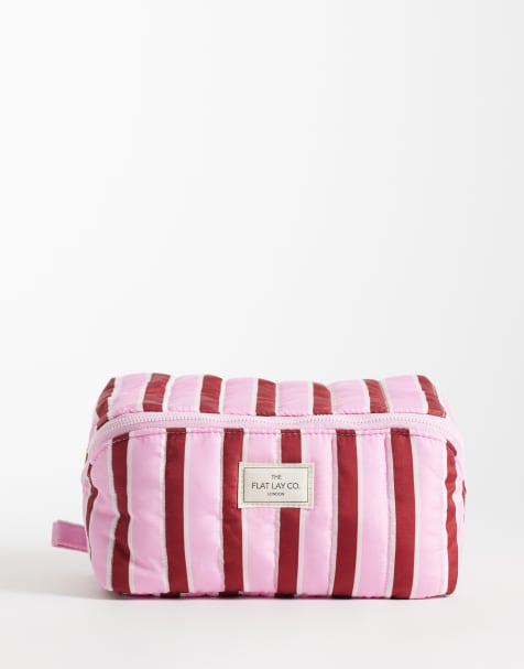 Exclusivité The Flat Lay Co. x ASOS - Marshmallow - Trousse de maquillage à rayures - Bordeaux et rose - view 1
