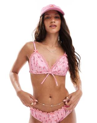 Exclusivité - The Frolic - Brassière d'ensemble en satin nouée devant avec bordures en dentelle - Vichy rose à fleurs