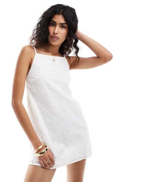 Exclusivité - The Frolic - Jewel - Robe de plage courte en broderie anglaise à bretelles fines et encolure montantes - Blanc - view 1