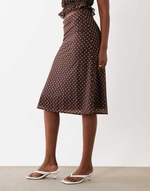 Exclusivité - The Frolic - Mini-jupe taille basse d'ensemble à pois - Chocolat, 2 de 5