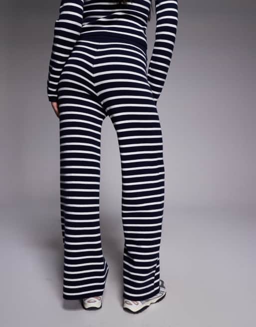Exclusivité - The Frolic - Pantalon d'ensemble ample en maille avec taille élastique - Bleu marine/crème, 4 de 5