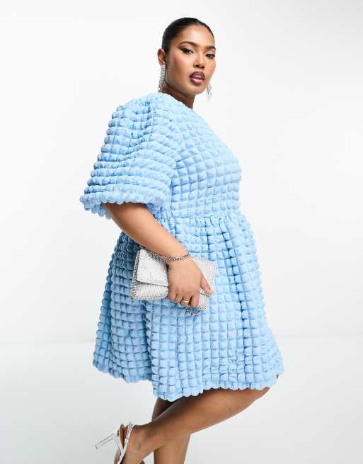 Exclusivité - The Frolic Plus - Robe courte texturée effet boule avec liens noués au dos - Bleu   , 2 de 4