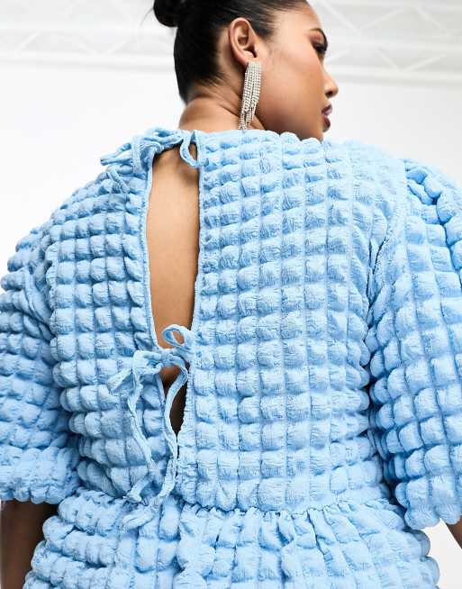Exclusivité - The Frolic Plus - Robe courte texturée effet boule avec liens noués au dos - Bleu   , 3 de 4
